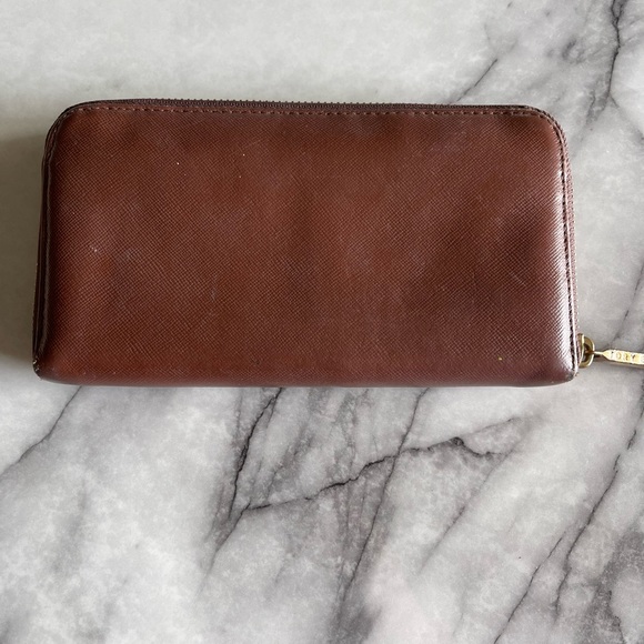 Tory Burch Wallet - Picture 2 of 7